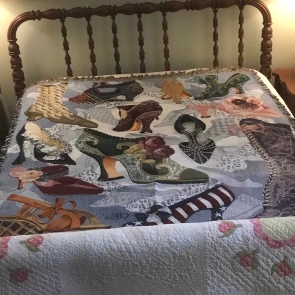 Cotton throw — shoes, shoes, shoes! - Picture 5 of 7